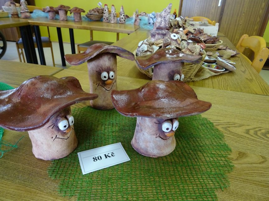 Prodej keramiky z výtvarné dílny na Domě s pečovatelskou službou